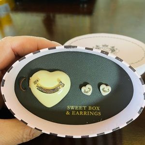 Juicy Couture Heart box with stud earrings
